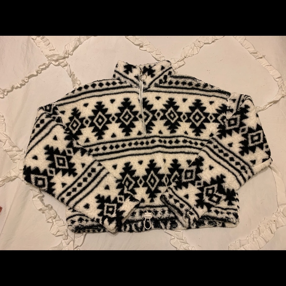 cropped aztec sherpa